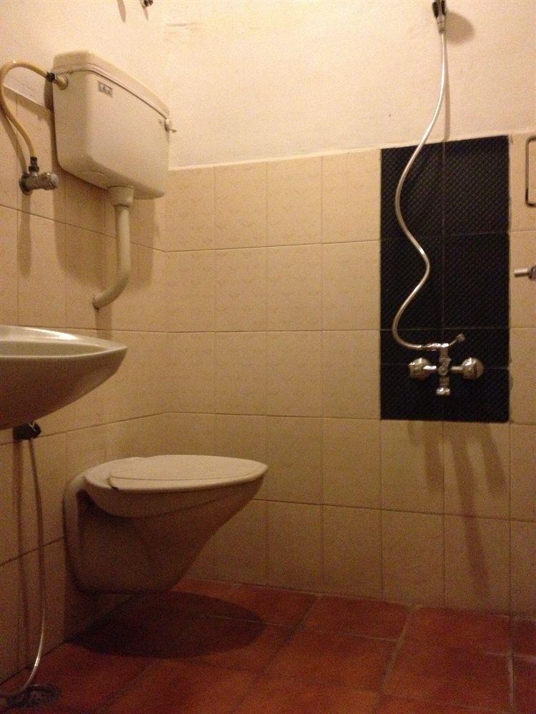 Deluxe Hotel เชนไน ภายนอก รูปภาพ