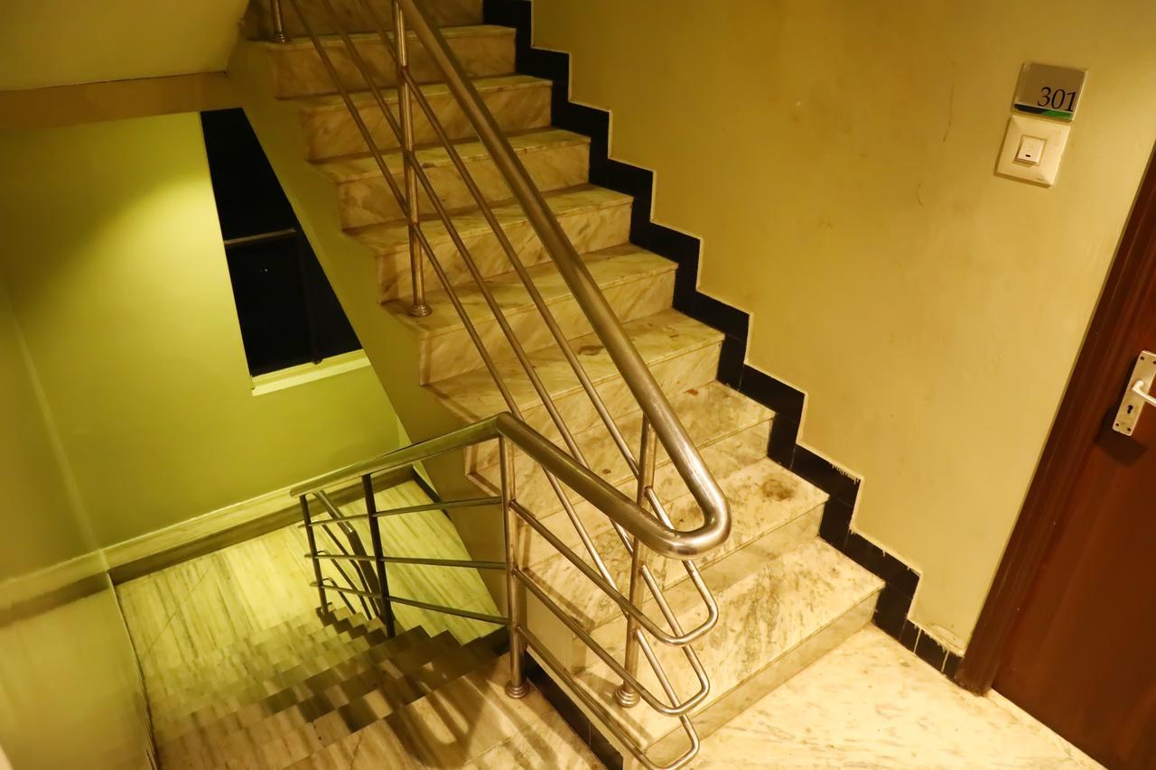 Deluxe Hotel เชนไน ภายนอก รูปภาพ