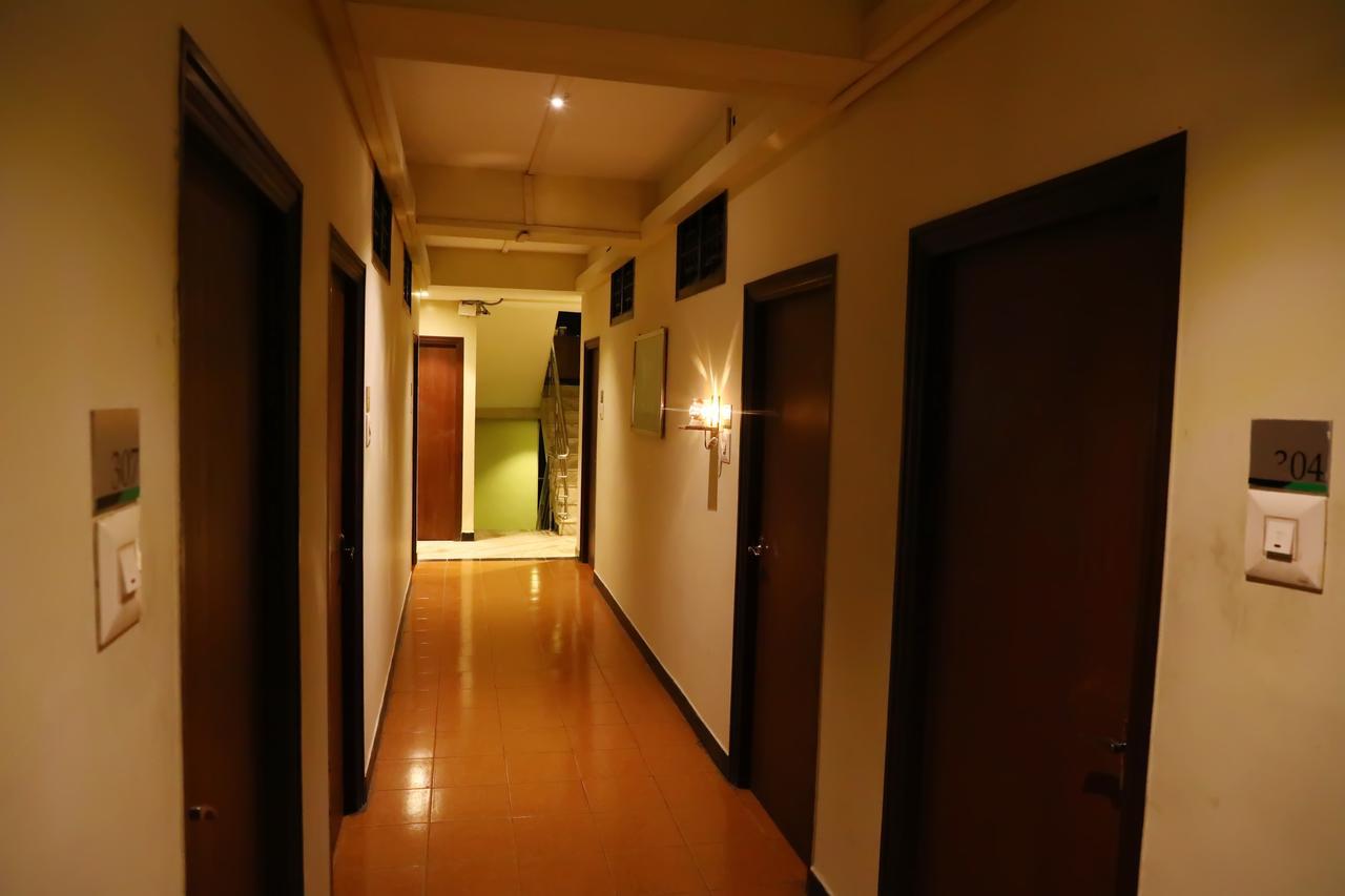 Deluxe Hotel เชนไน ภายนอก รูปภาพ