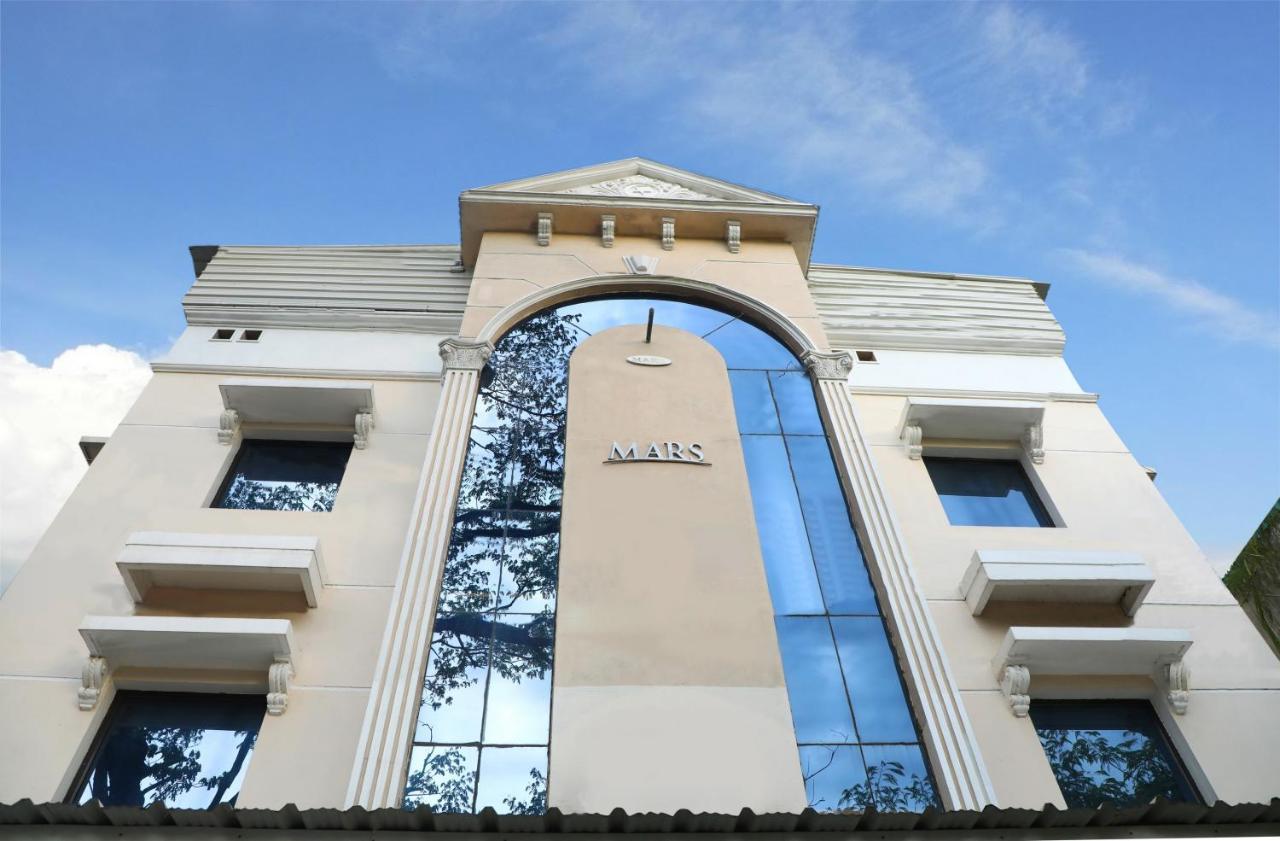 Deluxe Hotel เชนไน ภายนอก รูปภาพ