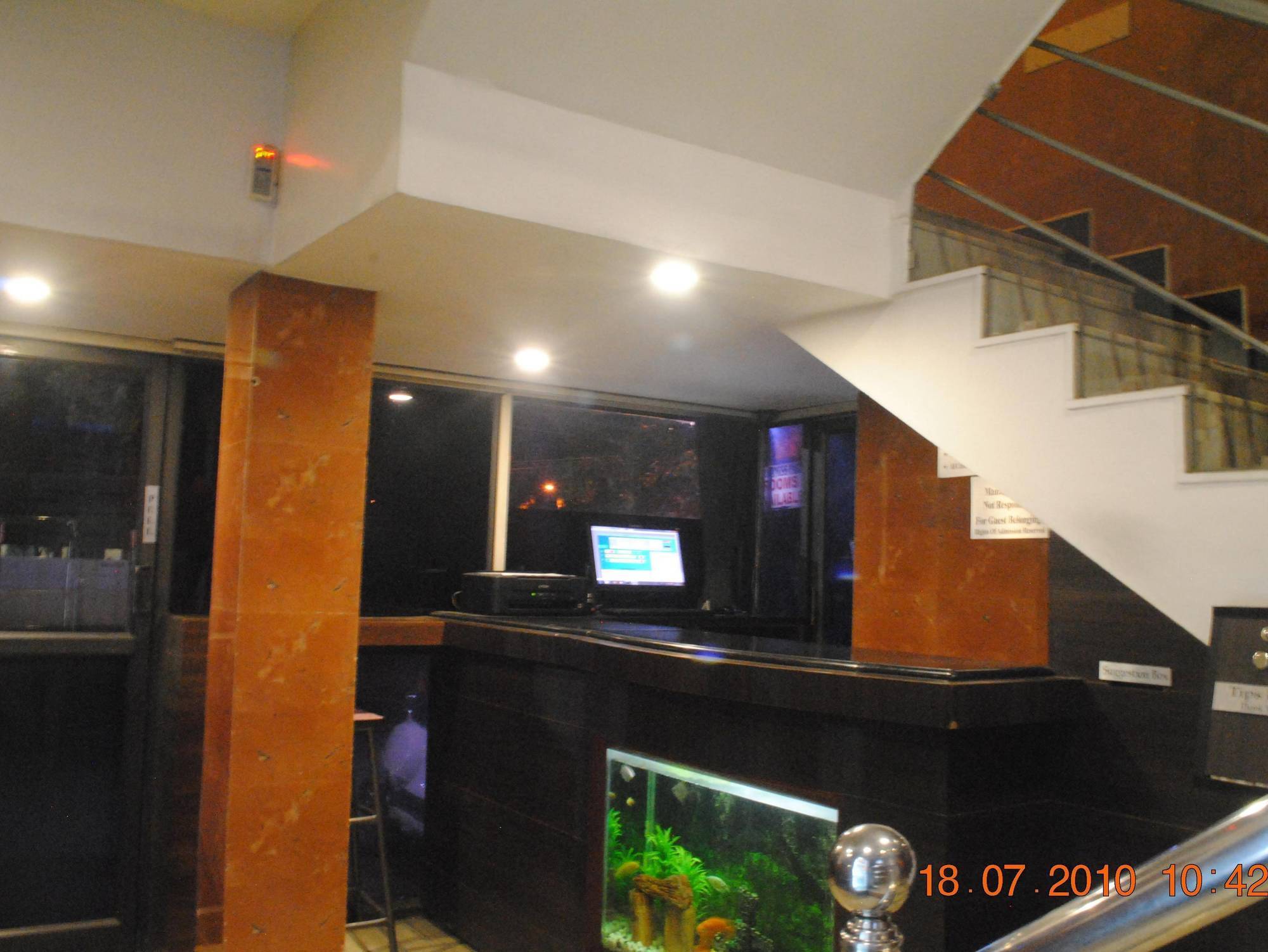 Deluxe Hotel เชนไน ภายนอก รูปภาพ